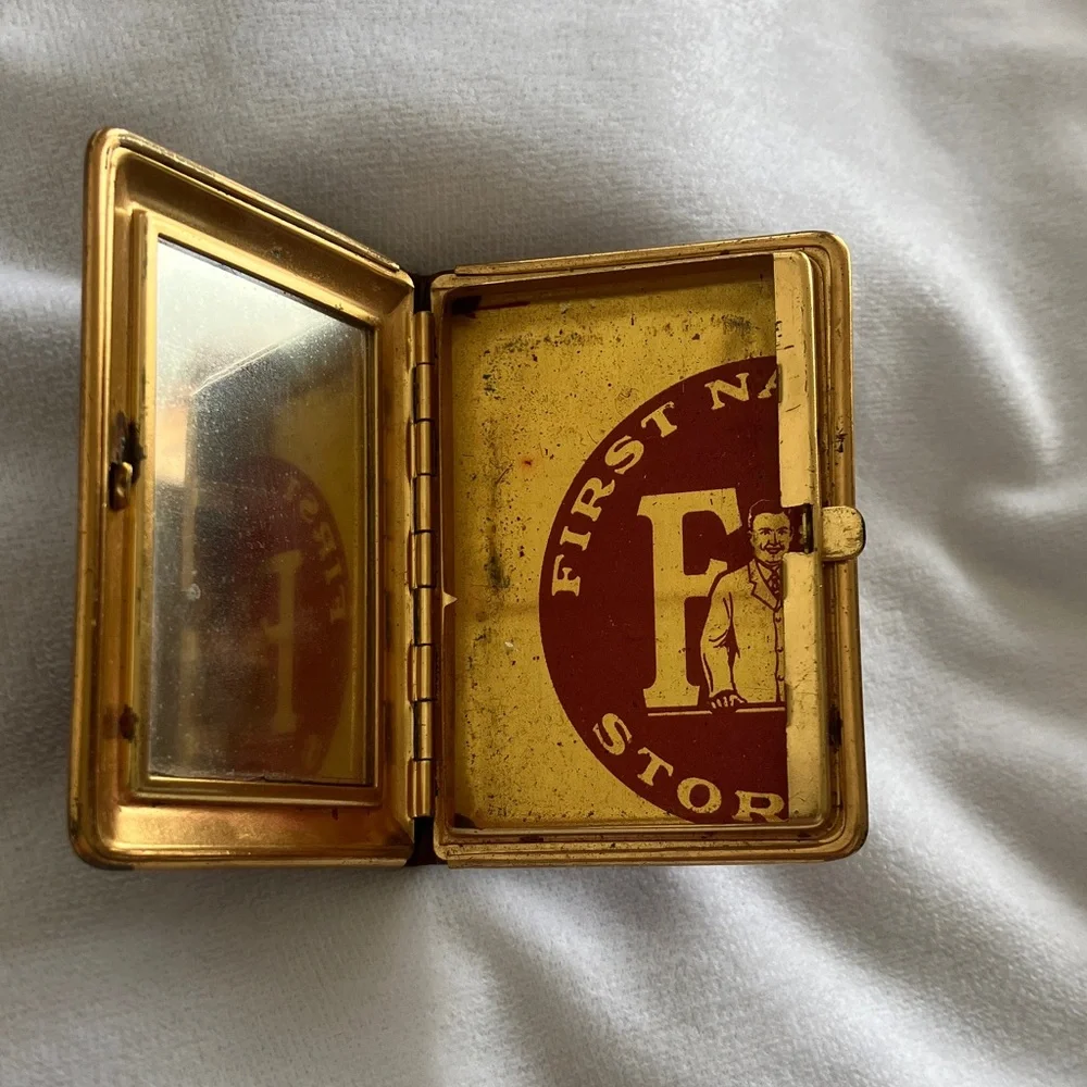Antique Makeup Compact Mirror - Picture 10 of 15